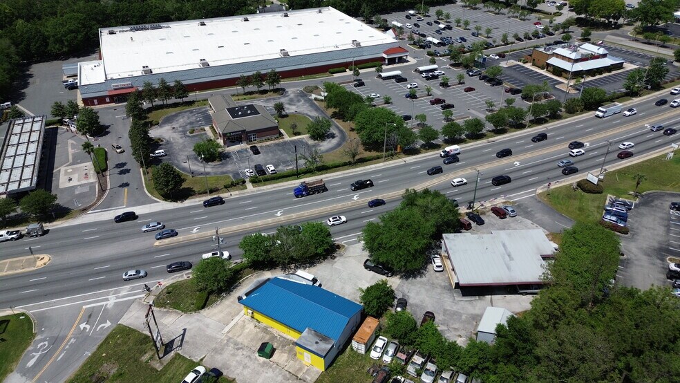 More Photos Of 569 Blanding Blvd, Orange Park Freestanding For Sale