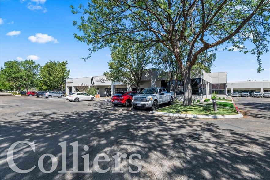 More Photos Of 600 N Steelhead Way, Boise Showroom For Sale