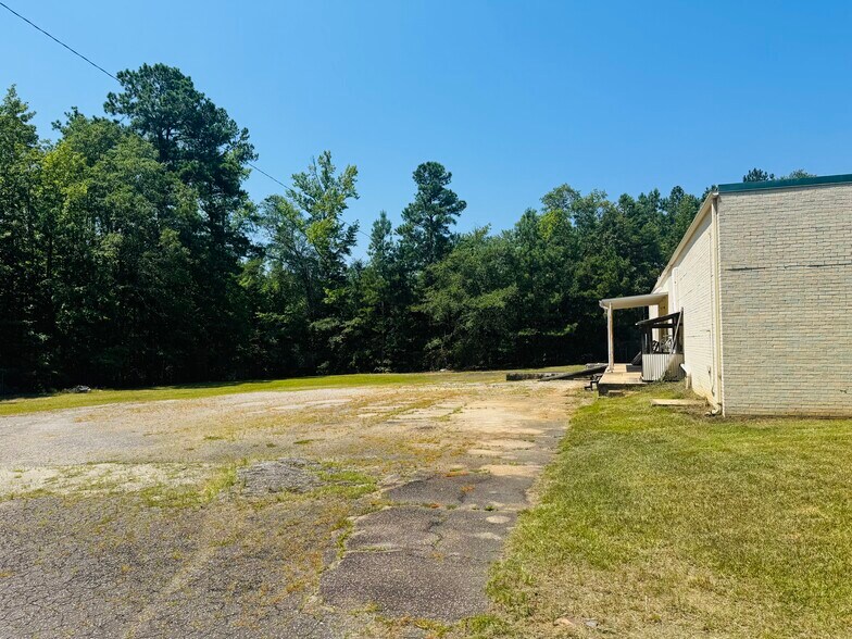 More Photos Of 163 Asten Rd, Clinton Warehouse For Lease