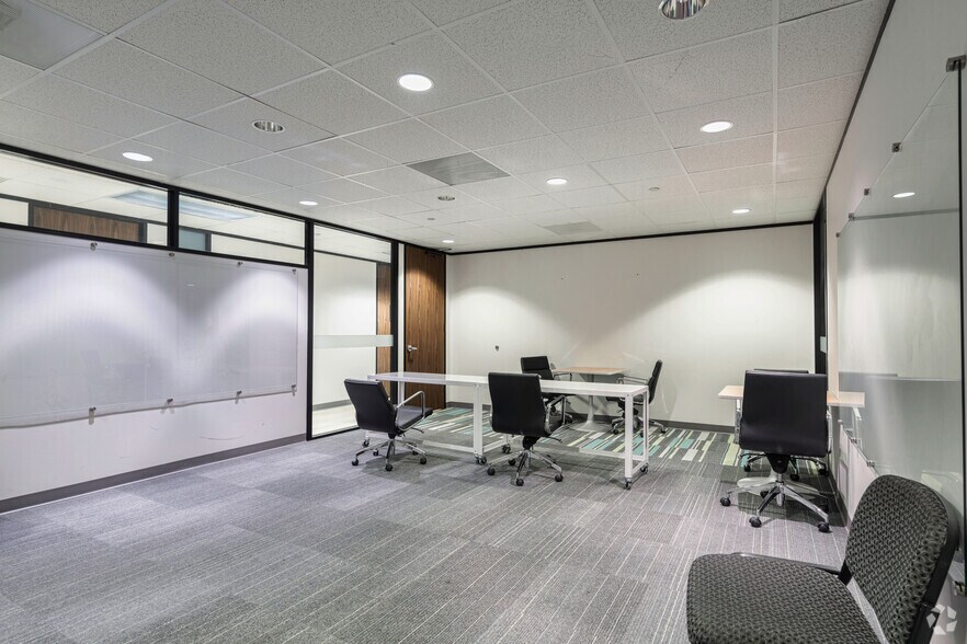 More Photos Of 519 N Sam Houston Pky E, Houston Medical For Lease