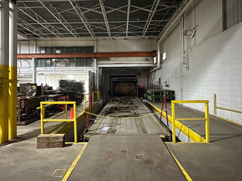 More Photos Of 3700 E Milham Ave, Portage Distribution For Sale