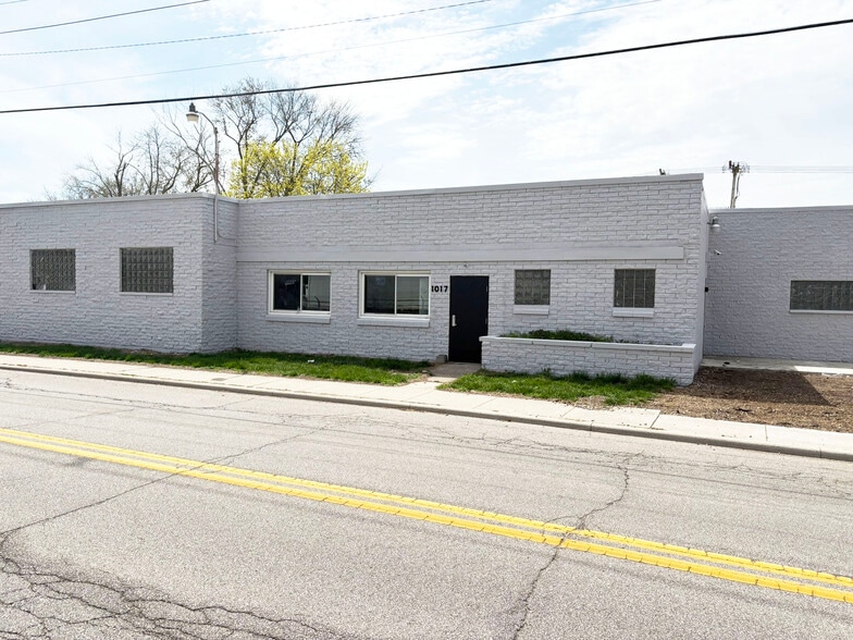 More Photos Of 1017 S Logan St, Mishawaka Manufacturing For Lease