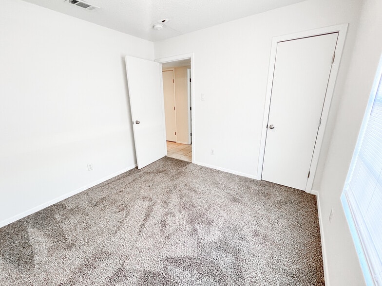 More Photos Of 900 Scurry St, Big Spring Apartments For Sale