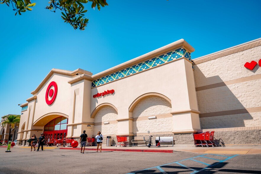 More Photos Of 40930-41090 California Oaks Rd, Murrieta Unknown For Lease