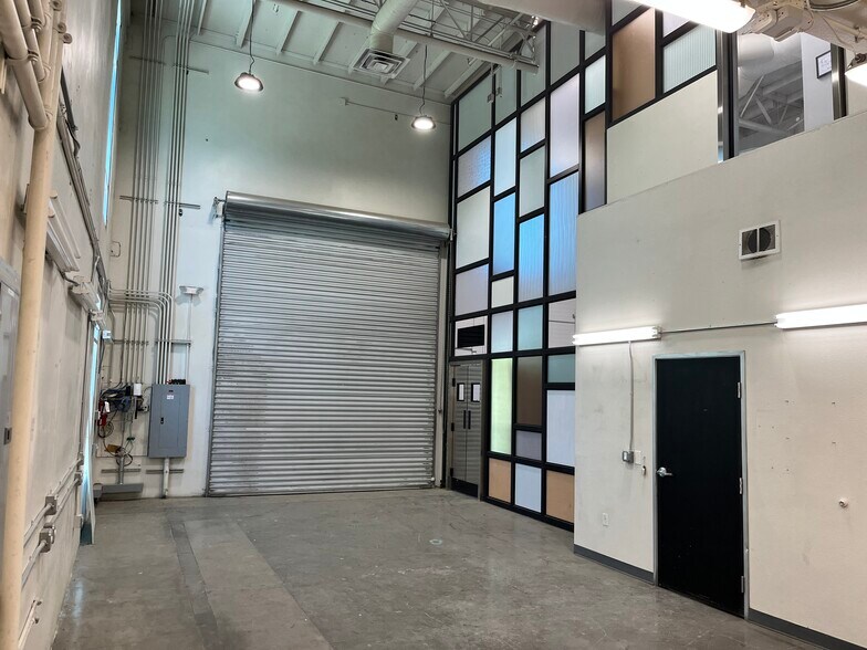 More Photos Of 4071 Silvestri Ln, Las Vegas Showroom For Sale
