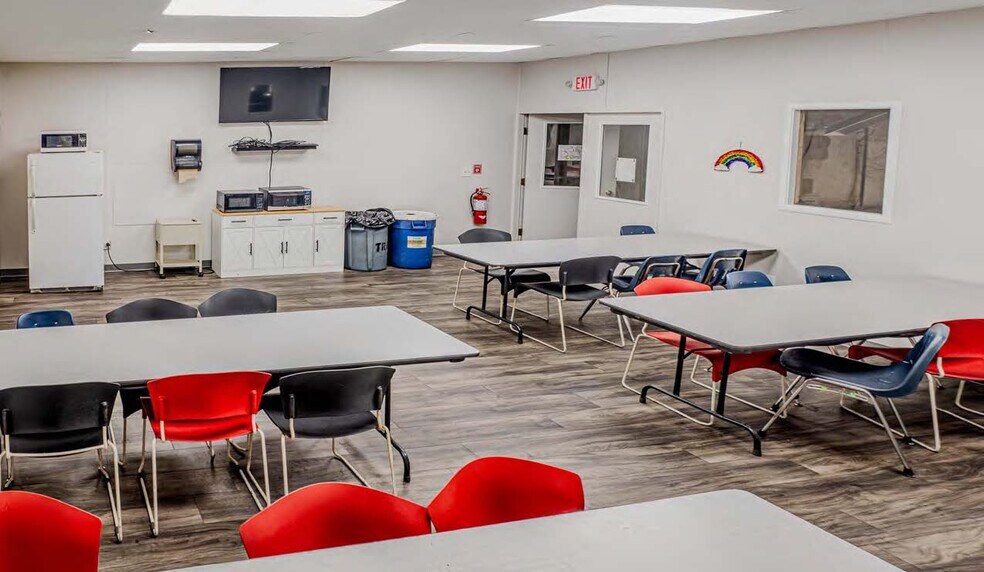 More Photos Of 7470 Industrial Parkway Dr, Lorain Manufacturing For Sale