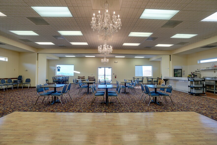 More Photos Of 110 Ville Dr, Boulder City Hotel For Sale