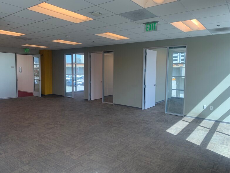 More Photos Of 861-881 Parkview Dr N, El Segundo Office For Lease