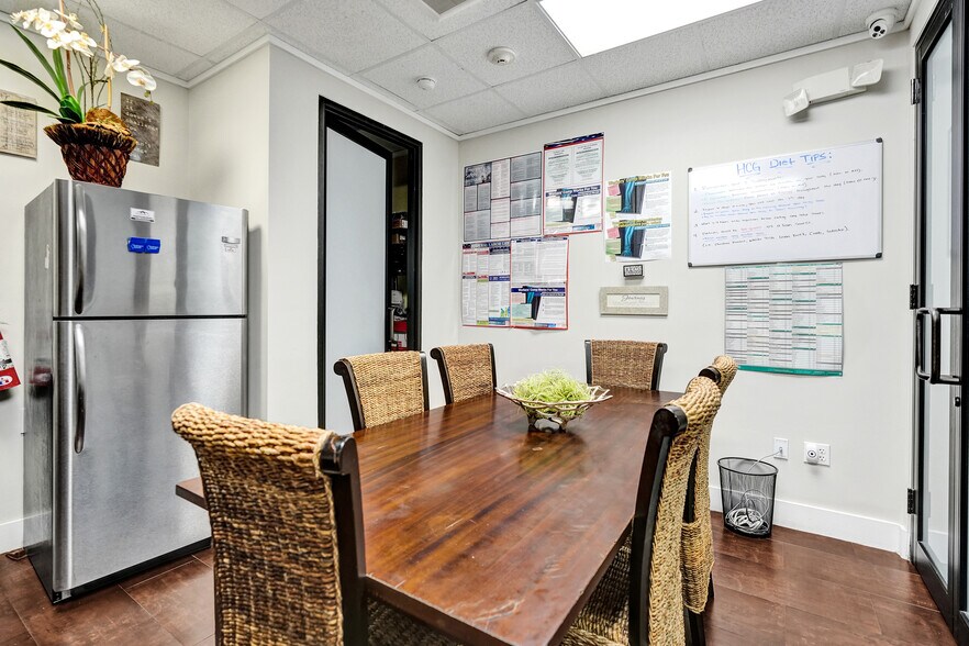 More Photos Of 7374 SW 93rd Ave, Miami Office For Sale