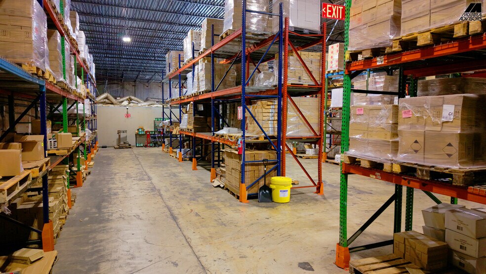 More Photos Of 1361-1363 NW 155th Dr, Miami Warehouse For Lease