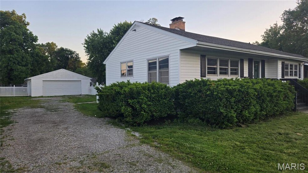 More Photos Of 5912 N Belt W, Belleville Flex For Sale
