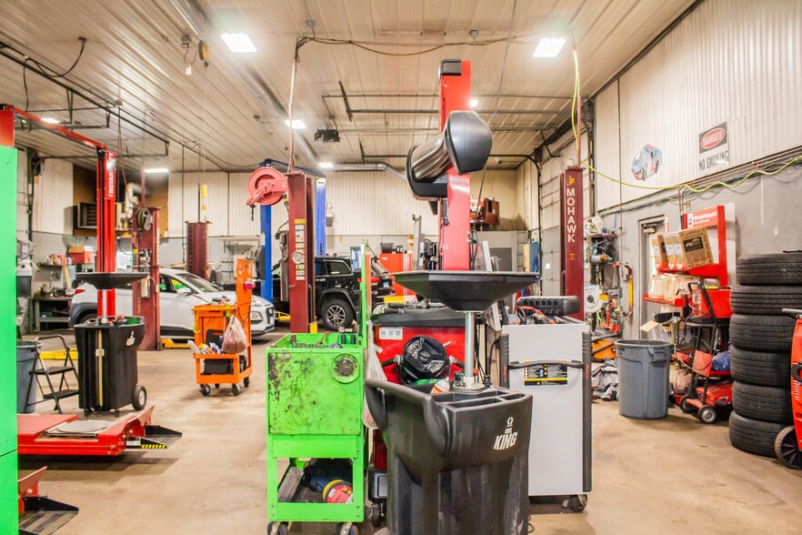 More Photos Of 8 Englewood St, Webster Auto Repair For Sale