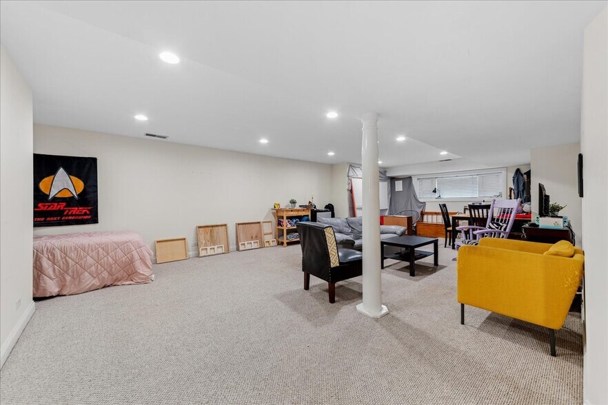 More Photos Of 1723 W Foster Ave, Chicago Multifamily For Sale
