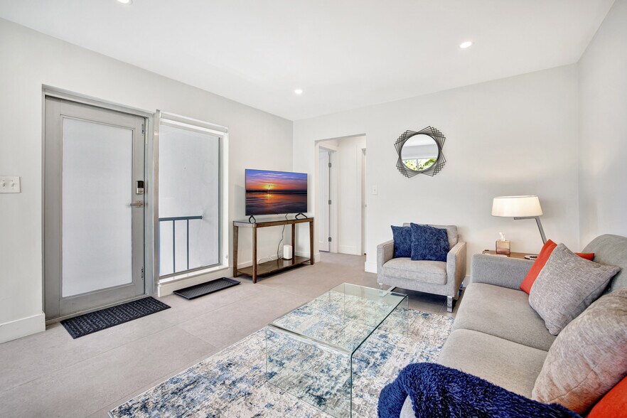 More Photos Of 625 NE 13th Ave, Fort Lauderdale Multifamily For Sale