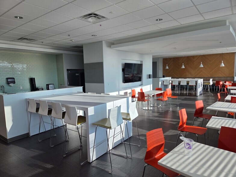 More Photos Of 4609 Regent Blvd, Irving Loft Creative Space For Lease