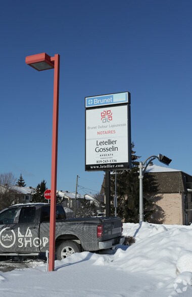 More Photos Of 139 Boul de l'Hôpital, Gatineau General Retail For Sale