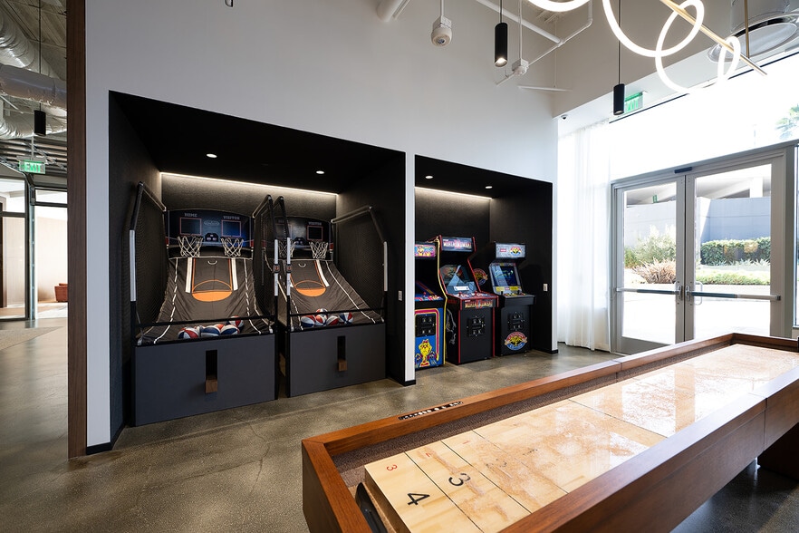 More Photos Of 200 N Pacific Coast Hwy, El Segundo Office For Lease