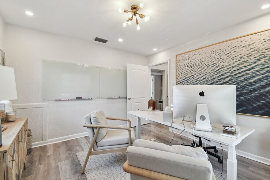 More Photos Of 3019 W Azeele St, Tampa Loft Creative Space For Sale
