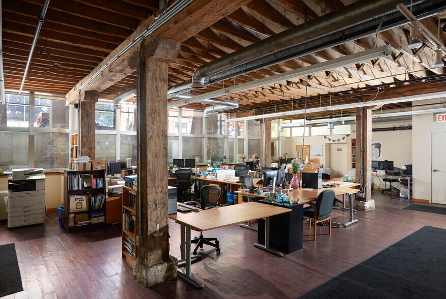 More Photos Of 812-814 N Franklin St, Chicago Loft Creative Space For Lease