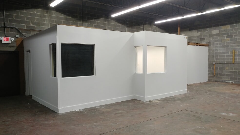 More Photos Of 74 Sussex St, Hackensack Showroom For Lease