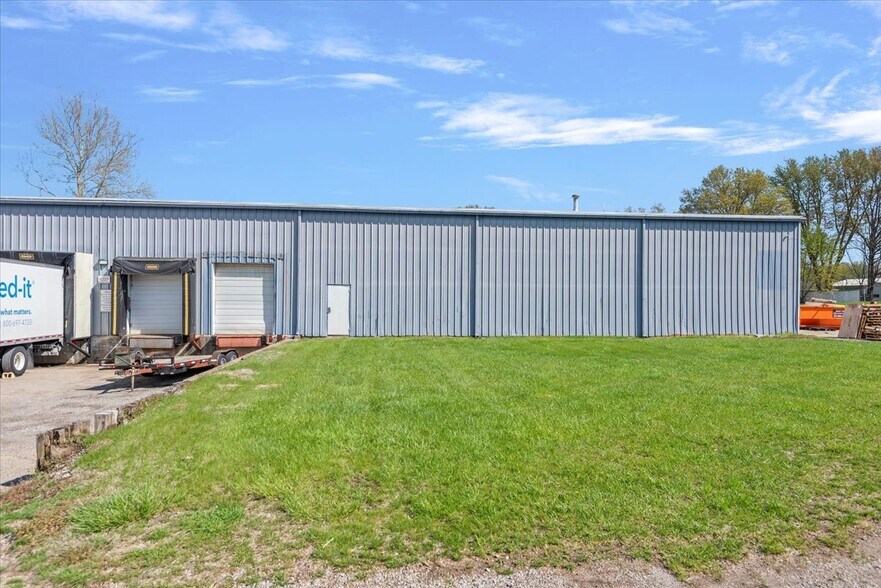 Primary Photo Of 3925 N Peoria Rd, Springfield Warehouse For Lease