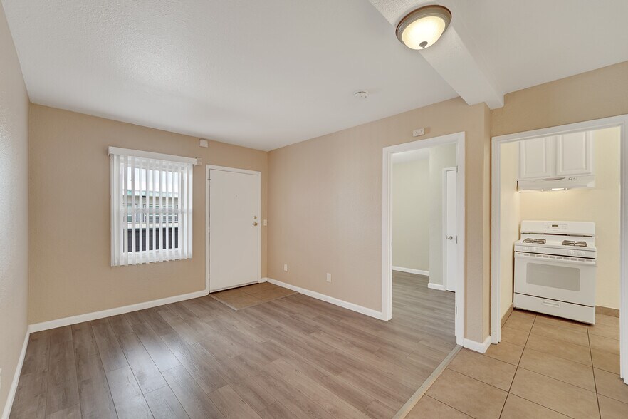 More Photos Of 2555-2567 Foothill Blvd, Oakland Apartments For Sale