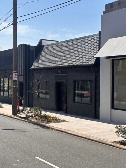 More Photos Of 3123 W Broad St, Richmond Office For Sale