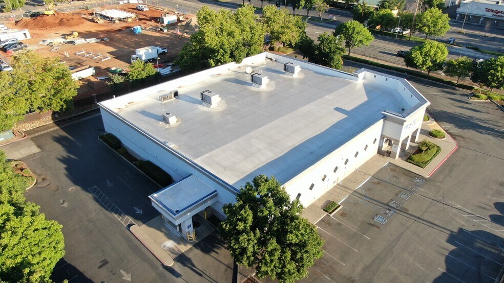 More Photos Of 975 E Cypress Ave, Redding Drugstore For Lease