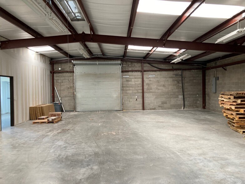 More Photos Of 1508 Fort Worth Hwy, Weatherford Freestanding For Lease