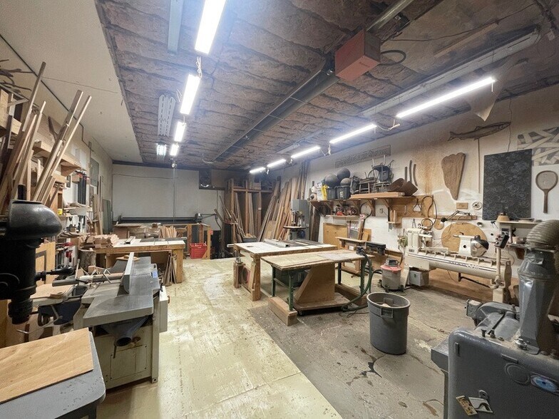 More Photos Of 716 E Hastings St, Vancouver Warehouse For Sale