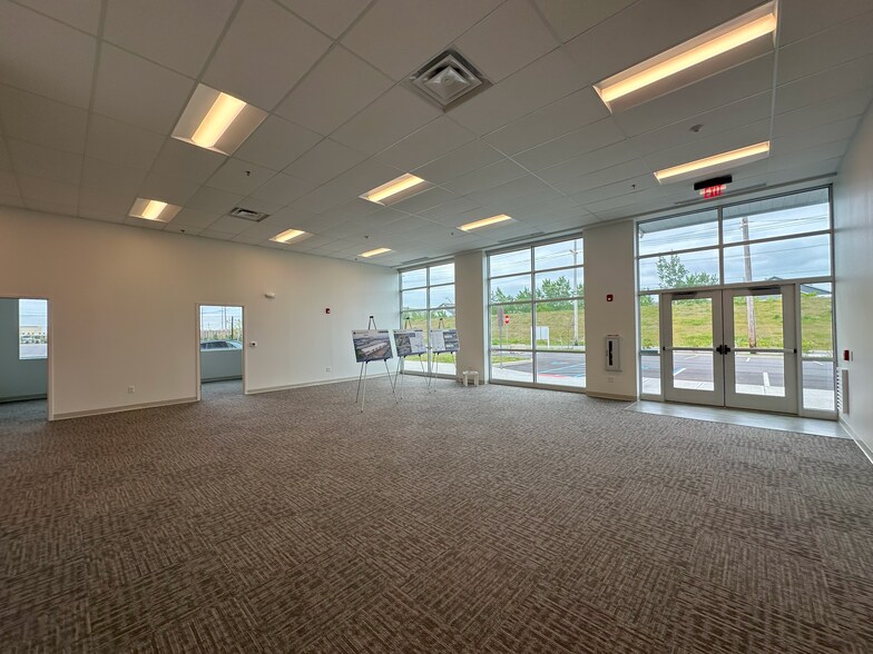 More Photos Of 101 Port Lincoln Rd, Bayonne Distribution For Lease