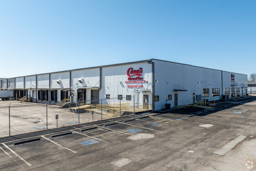 More Photos Of 650 S 23rd St, Beaumont Warehouse For Lease