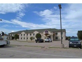 Primary Photo Of 1100 W 11th St, Quanah Hotel For Sale