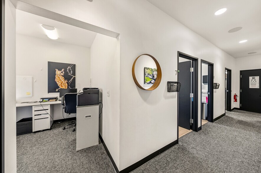 More Photos Of 296 S Pacific Hwy, Talent Medical For Sale