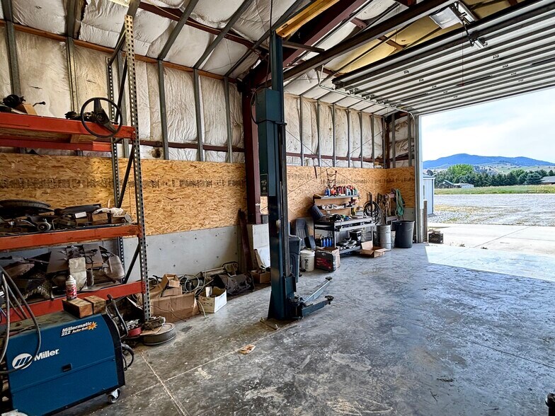 More Photos Of 3 Two Boys Ln, Plains Warehouse For Sale