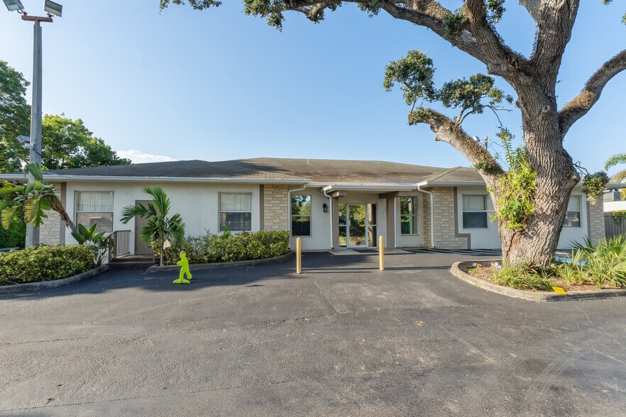 More Photos Of 1550 NE 147th St, North Miami Daycare Center For Sale