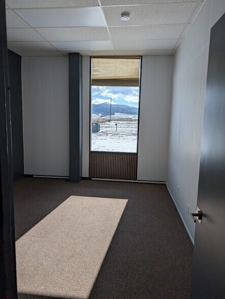 More Photos Of 118 S Parkmont, Butte Light Manufacturing For Lease