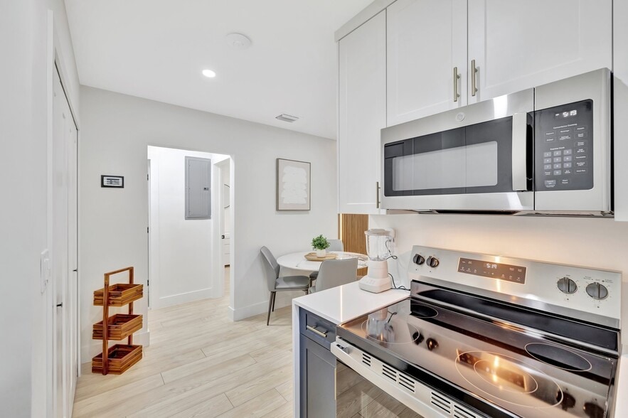 More Photos Of 934 NW 4th Ave, Fort Lauderdale Apartments For Sale