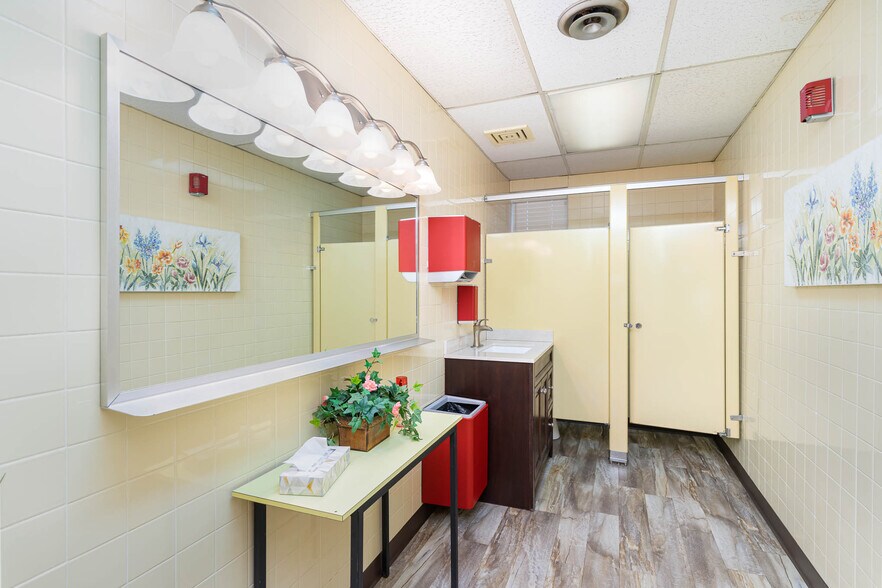 More Photos Of 3400 Cheatham Ave, Minneapolis Manufacturing For Sale
