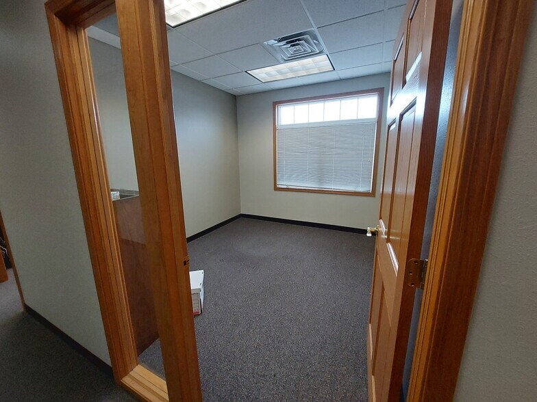 More Photos Of 435 Village Walk Ln, Johnson Creek Office For Lease