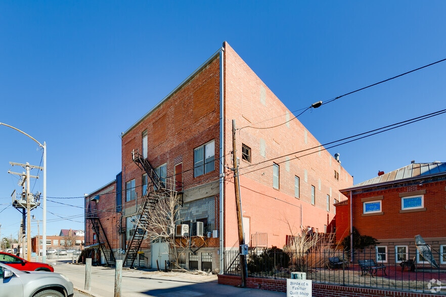 More Photos Of 705-709 N 2nd Ave, Dodge City Loft Creative Space For Lease