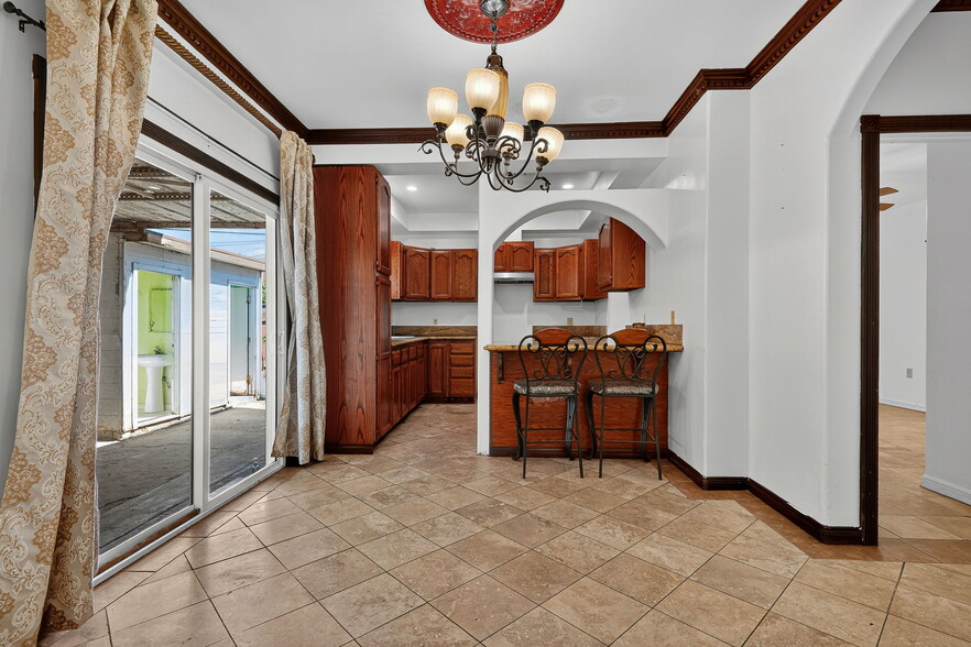 More Photos Of 400 N Hayes Ave, Oxnard Multifamily For Sale