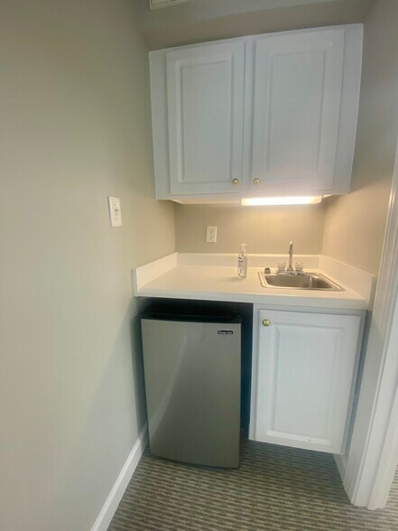 More Photos Of 140 Iowa Ln, Cary Office For Sale