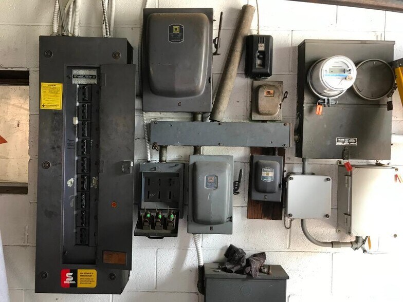 More Photos Of 4145 Brownsville Rd, Pittsburgh Storefront For Sale