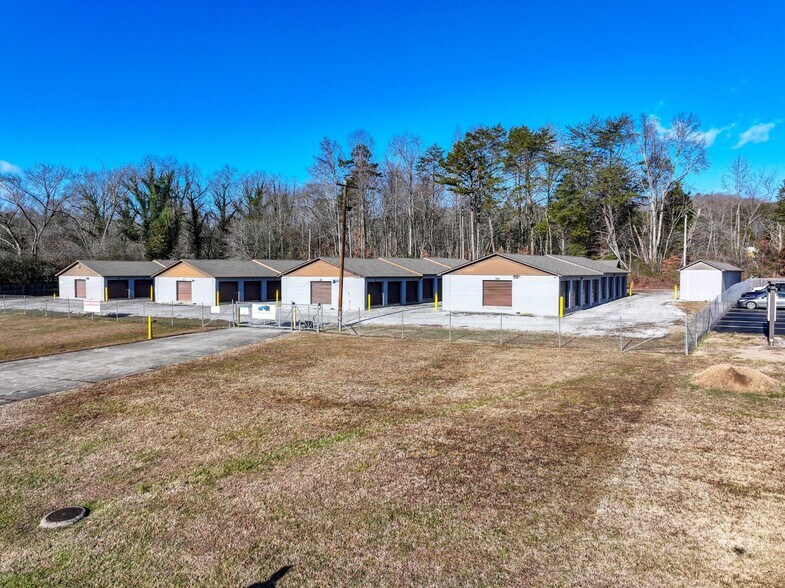 More Photos Of 3010 Roane State hwy, Harriman Self Storage For Sale