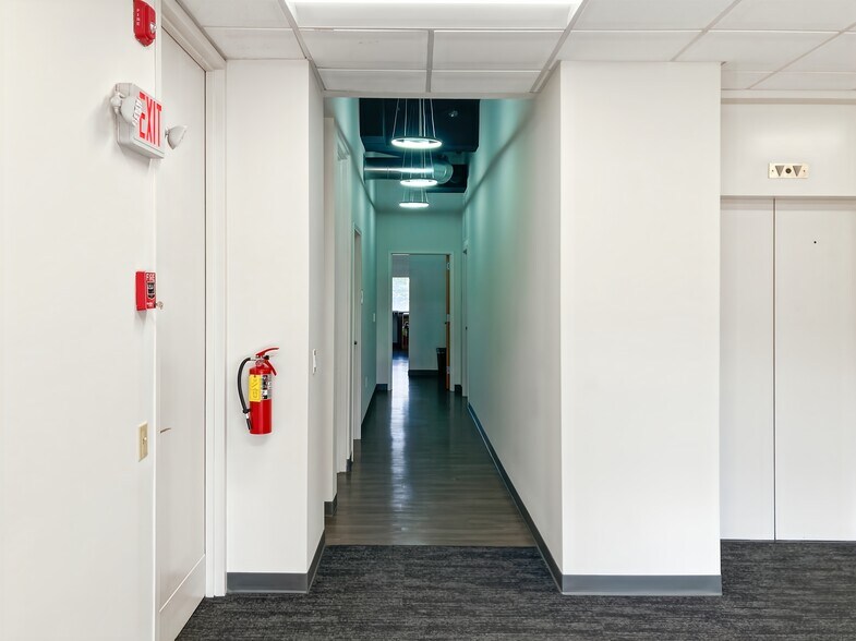 More Photos Of 500 S Main St, Burlington Coworking Space