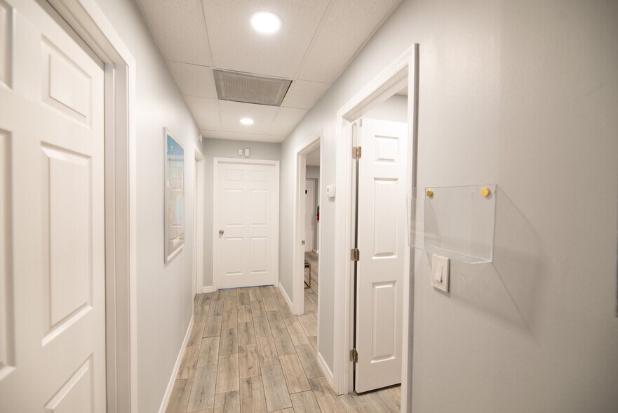 More Photos Of 5010 N Nebraska Ave, Tampa Light Distribution For Lease