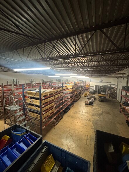 More Photos Of 41590 Production Dr, Harrison Township Manufacturing For Lease