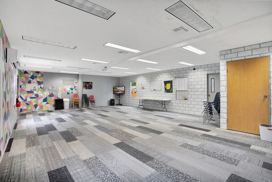 More Photos Of 37143 Clinton Ave, Dade City Light Distribution For Sale