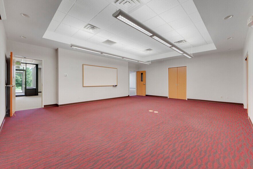 More Photos Of 8645 E Backwater Rd, North Webster Showroom For Lease